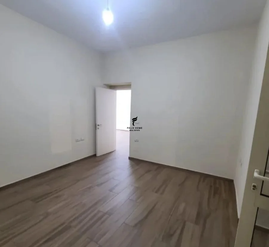 Tirane, jepet me qera zyre Kati 2, 75 m² 850 € (RRUGA FORTUZI)