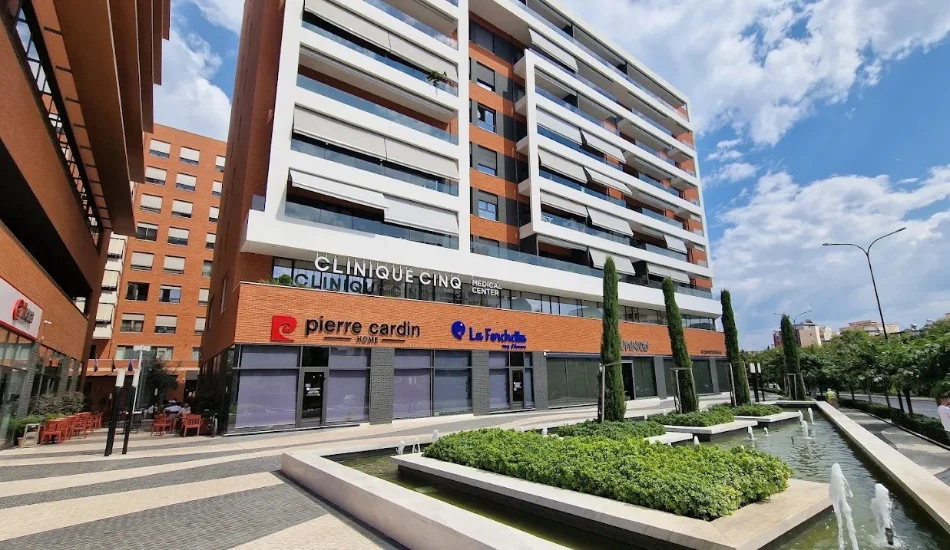 Tirane, shitet dyqan Kati 0, 13 m² 75.000 € 