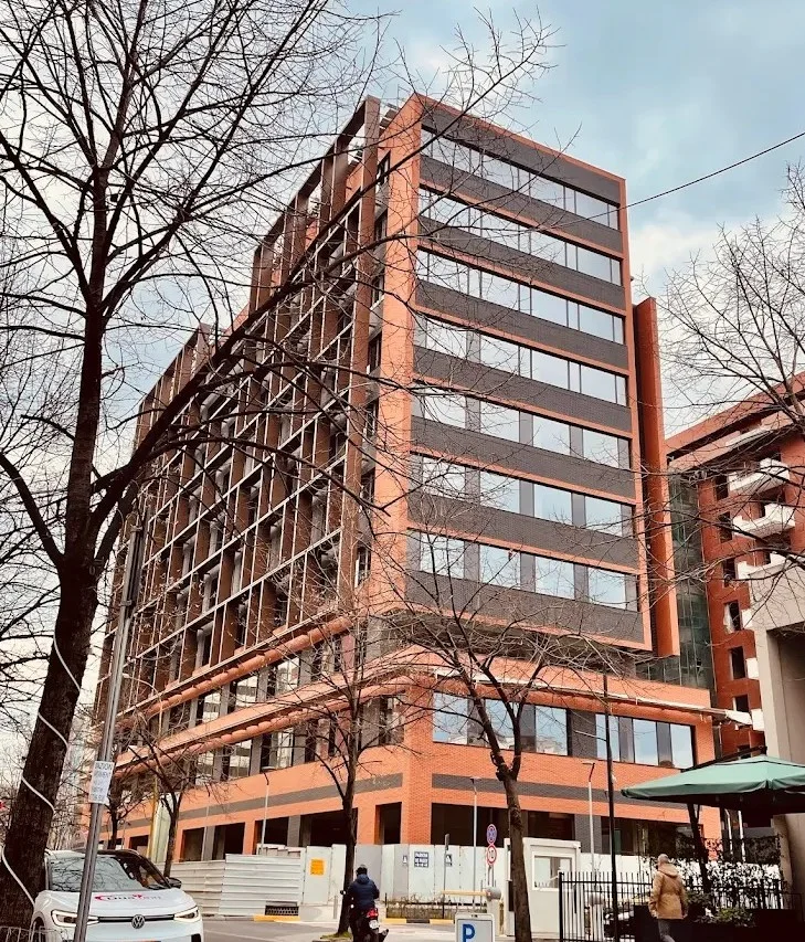 Tirane, shitet dyqan Kati 0, 13 m² 75.000 € 