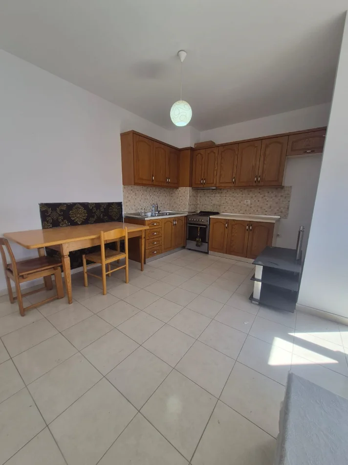Tirane, shitet apartament 2+1+Ballkon , 154.000 € (Astir)