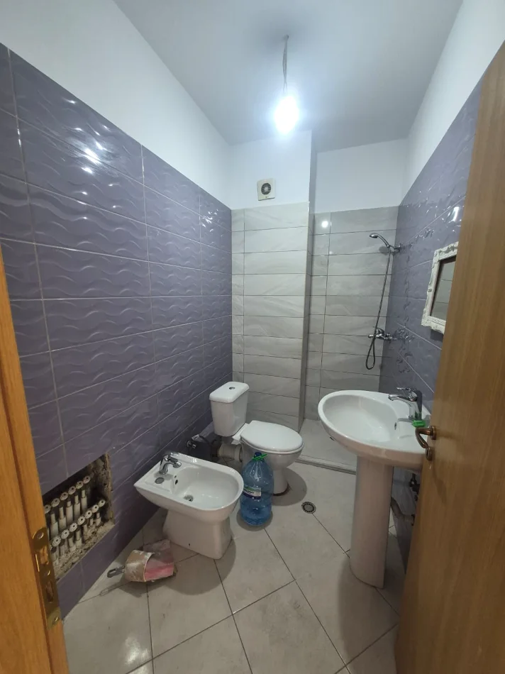 Tirane, shitet apartament 2+1+Ballkon , 154.000 € (Astir)