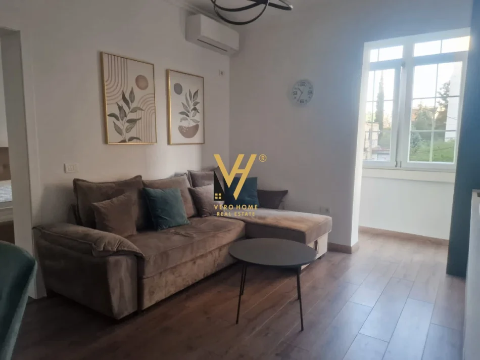 Tirane, jepet me qera apartament 1+1+Ballkon Kati 2, 70 m² 620 € (21 DHJETORI)