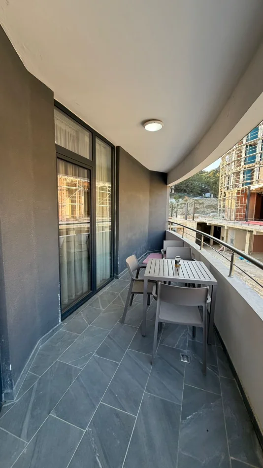 Durres, jepet me qera apartament 1+1 Kati 3, 65 m² 600 € (Rruga Currilave)