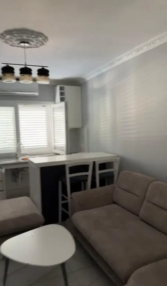 Tirane, shitet apartament 1+1 Kati 3, 90 m² 220.000 € (RRUGA E BARRIKADAVE)