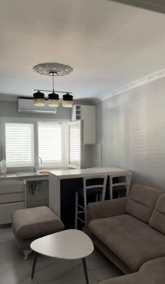 Tirane, shitet apartament 1+1 Kati 3, 90 m² 220.000 € (RRUGA E BARRIKADAVE)