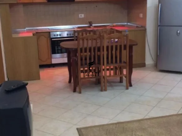 Tirane, jepet me qera apartament 3+1 Kati 5, 120 m² 750 € (STACIONI TRENIT)