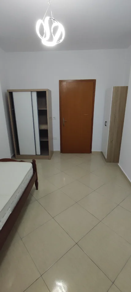 Tirane, jepet me qera apartament 2+1 , 600 € (Don Bosko)