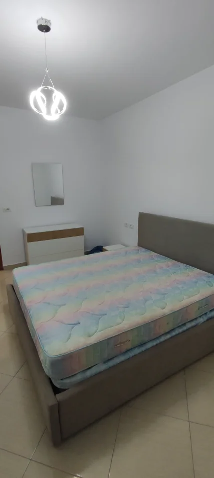 Tirane, jepet me qera apartament 2+1 , 600 € (Don Bosko)
