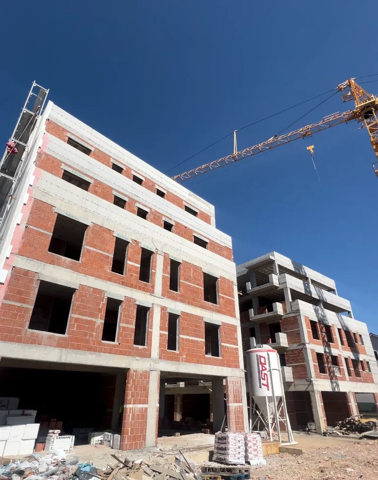 Tirane, shitet 2+1+Ballkon Kati 3, 93 m² 81.285 € (prane institutit bujqesor)