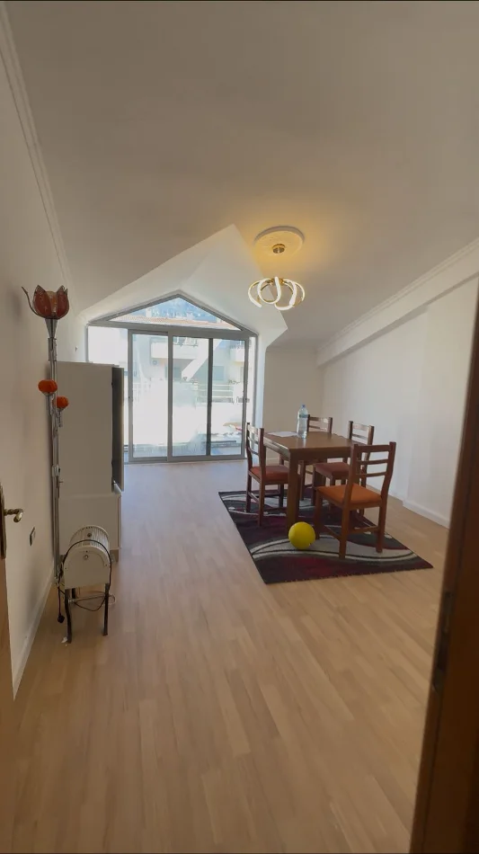 Tirane, shitet apartament 1+1+Ballkon Kati 6, 76 m² 108.000 € (Rruga e Thesarit, Fresk)