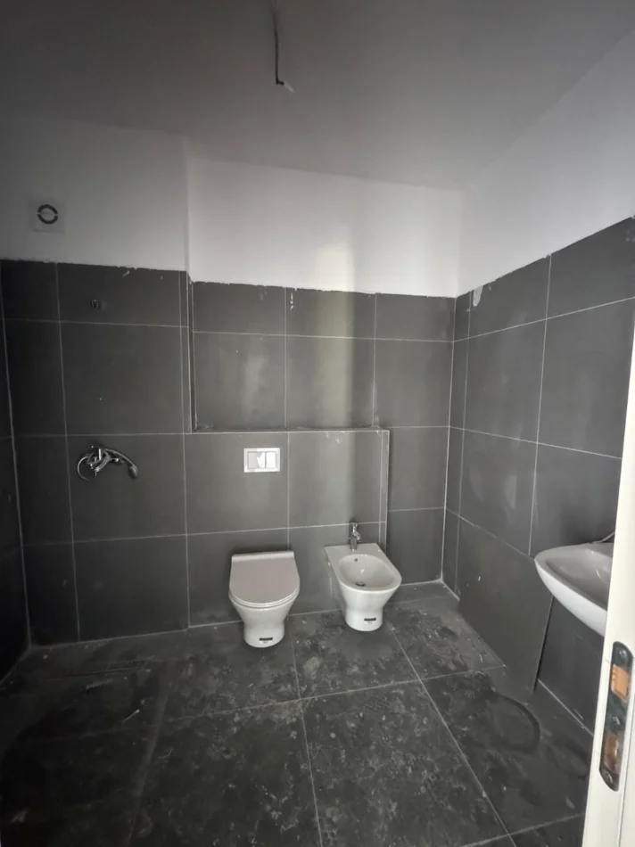 Tirane, shitet apartament 2+1 Kati 8, 101 m² 246.000 € (Kompleksi ASL 2)