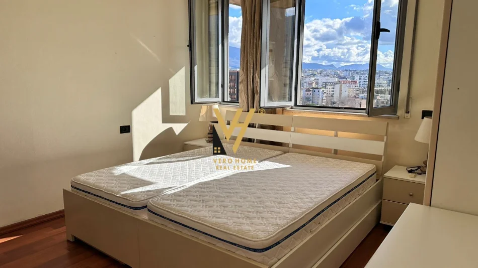 Tirane, jepet me qera apartament 1+1+Ballkon Kati 7, 60 m² 700 € (PAZARI I RI)