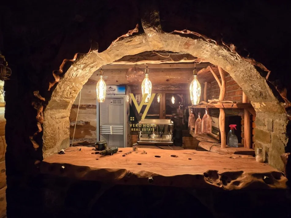 Tirane, shitet ambjent biznesi Kati 0, 15.000 m² 3.500.000 € (TEG)