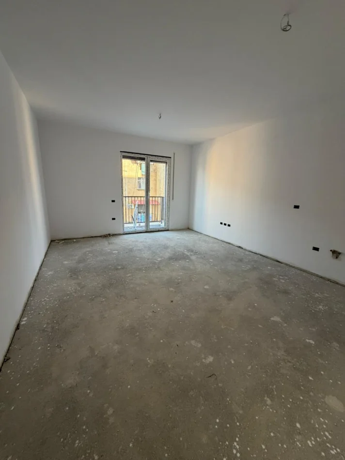 Tirane, shitet apartament 2+1 Kati 2, 81 m² 151.050 € (Ali Demi)