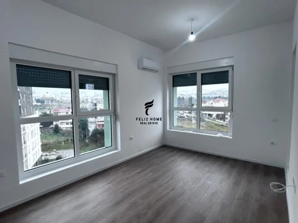 Tirane, jepet me qera zyre Kati 8, 60 m² 350 € (ALI DEMI)
