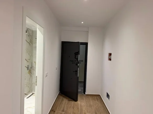 Tirane, jepet me qera zyre Kati 2, 61 m² 61 € (BULEVARDI I RI)