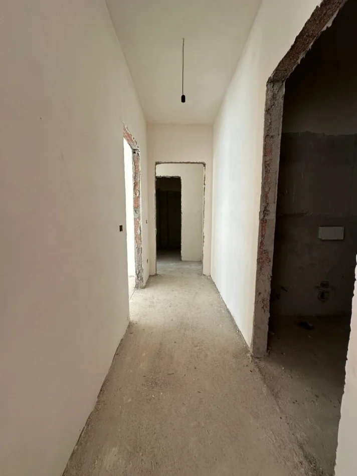 Tirane, shitet apartament 2+1+Ballkon Kati 4, 111 m² 212.000 € (Bulevardi i Ri)