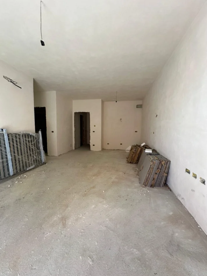 Tirane, shitet apartament 2+1+Ballkon Kati 4, 111 m² 212.000 € (Bulevardi i Ri)