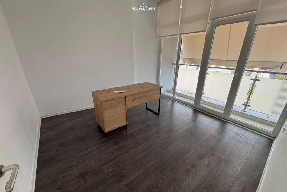 Tirane, jepet me qera zyre Kati 3, 130 m² 1.565 € (anton lufi)