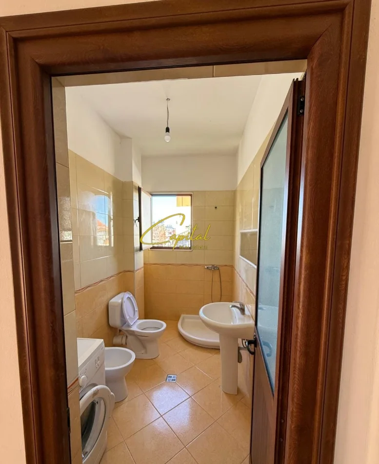 Tirane, jepet me qera apartament 1+1 Kati 3, 70 m² 450 € (21 DHJETORI)