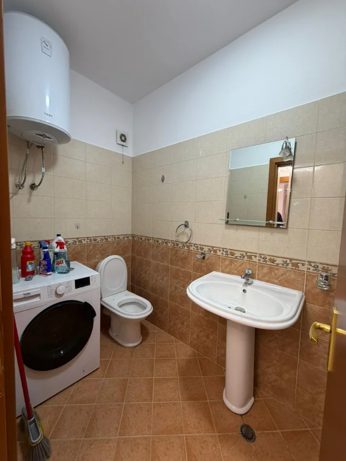Tirane, shitet apartament 2+1+Ballkon , 113 m² 220.000 € (Don Bosko , Kisha Katolike)