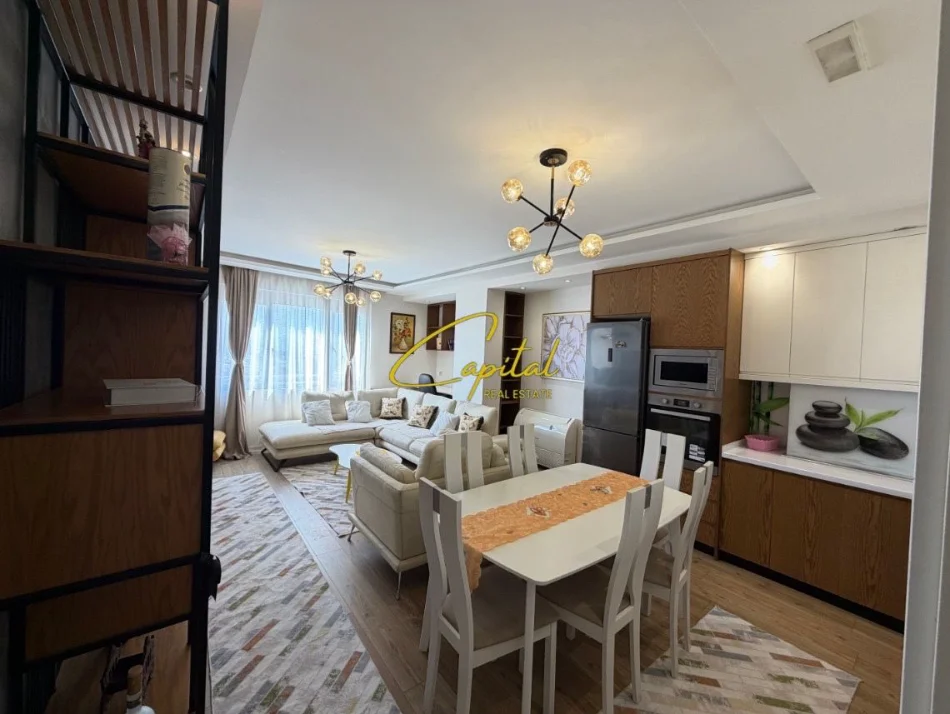 Tirane, jepet me qera apartament 2+1 Kati 7, 108 m² 600 € (FRESKU)