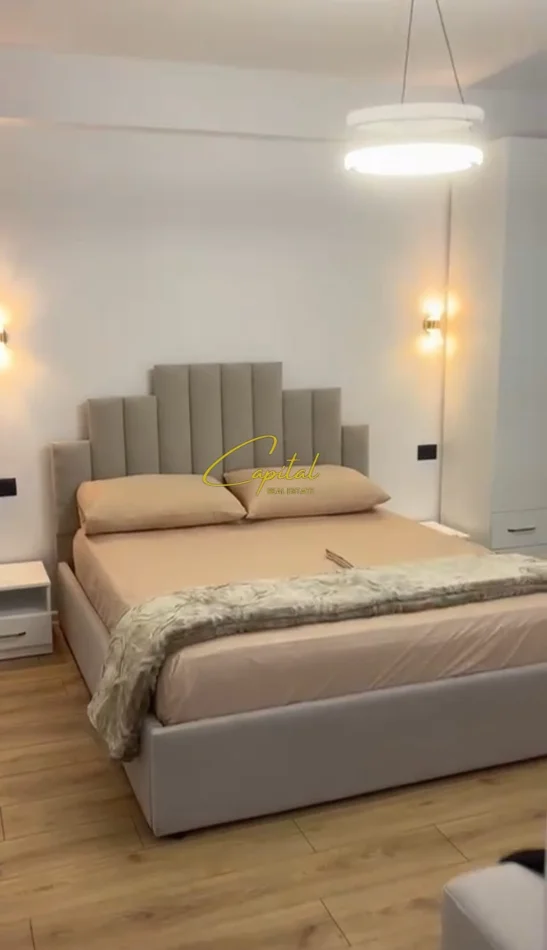 Tirane, jepet me qera apartament 2+1 Kati 5, 100 m² 700 € (ISH PARKU)