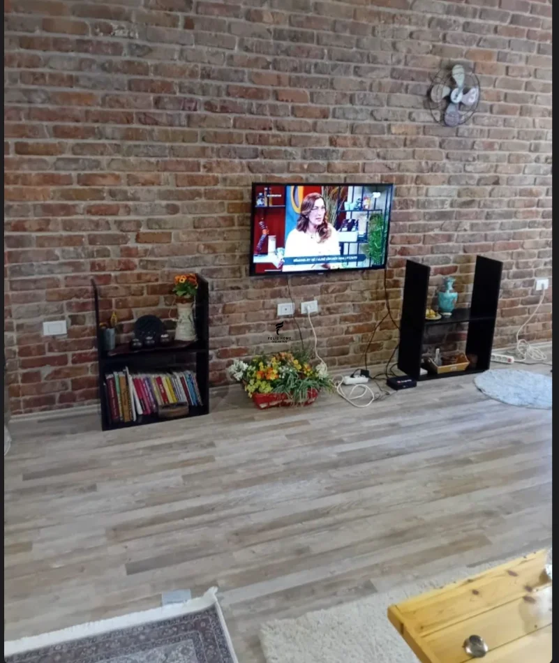 Tirane, jepet me qera apartament 1+1 Kati 3, 57 m² 580 € (SELVIA)