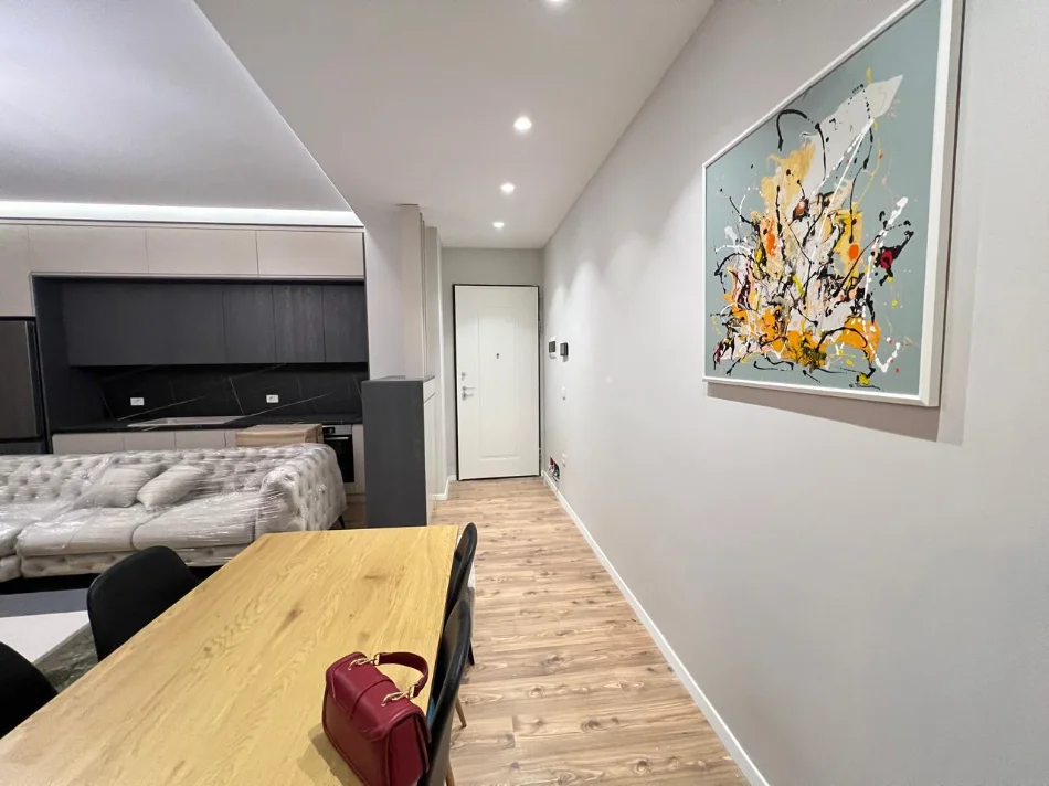 Tirane, jepet me qera apartament 1+1+Aneks+Ballkon Kati 6, 95 m² 