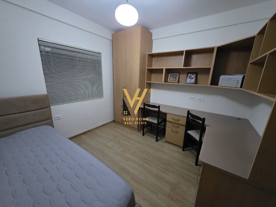 Tirane, jepet me qera apartament 4+1+Ballkon Kati 3, 120 m² 1.500 € (MINE PEZA)