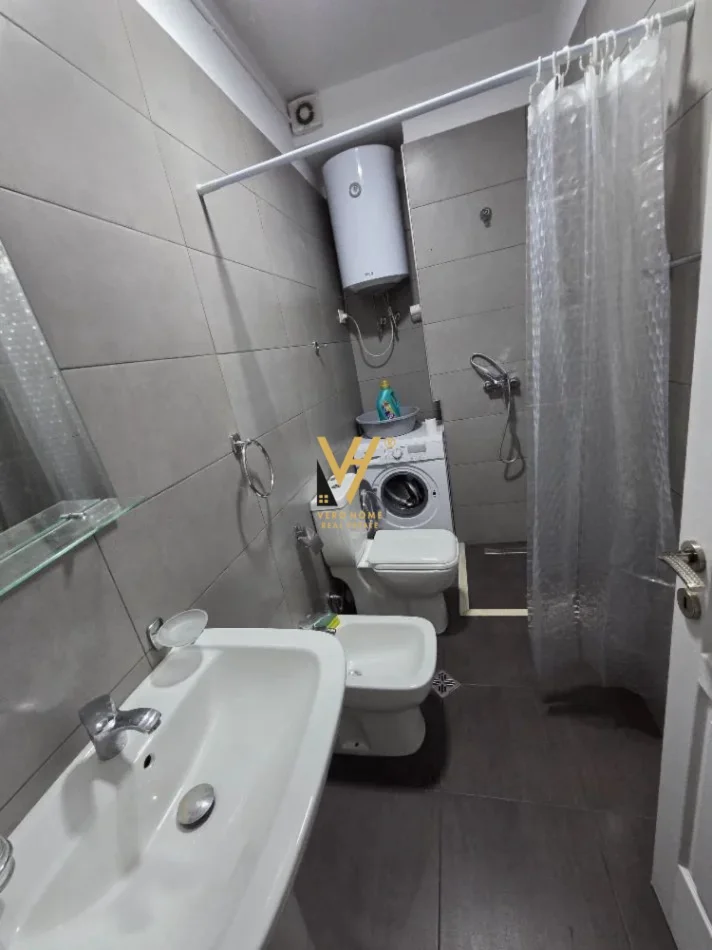 Tirane, jepet me qera apartament 1+1+Ballkon Kati 8, 60 m² 450 € (RRUGA E ELBASANIT)