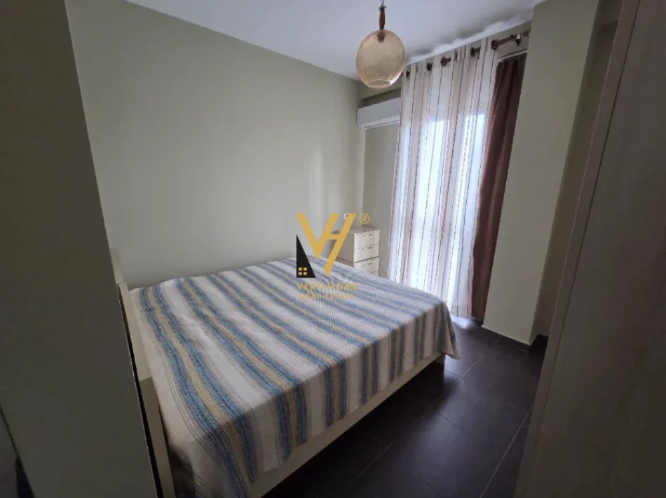 Tirane, jepet me qera apartament 1+1+Ballkon Kati 8, 60 m² 450 € (RRUGA E ELBASANIT)