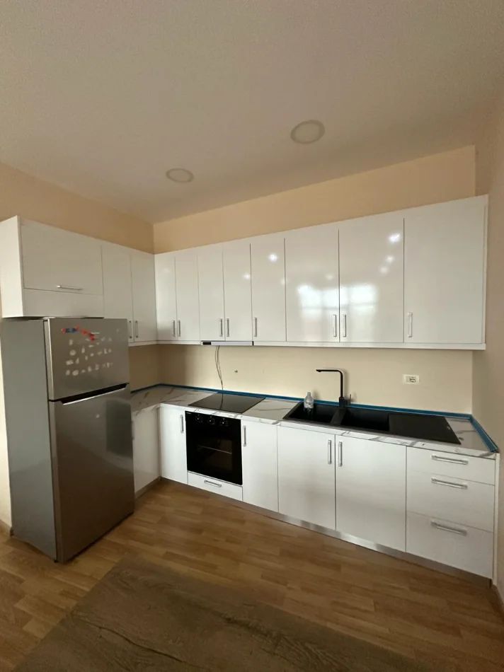 Tirane, Shitet Apartament 2+1+2 Kati 9, 126 m² 210.000 € (Unaza e Re)
