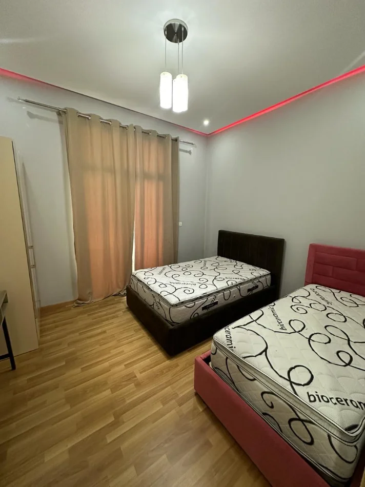 Tirane, Shitet Apartament 2+1+2 Kati 9, 126 m² 210.000 € (Unaza e Re)