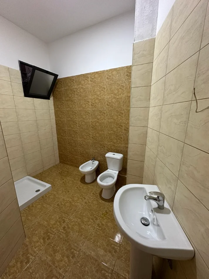 Tirane, Shitet Apartament 2+1+2 Kati 9, 126 m² 210.000 € (Unaza e Re)