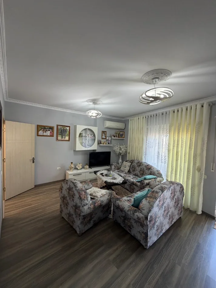 Tirane, shes apartament 2+1 Kati 4, 113 m² 260.000 € (Rruga Panorama)