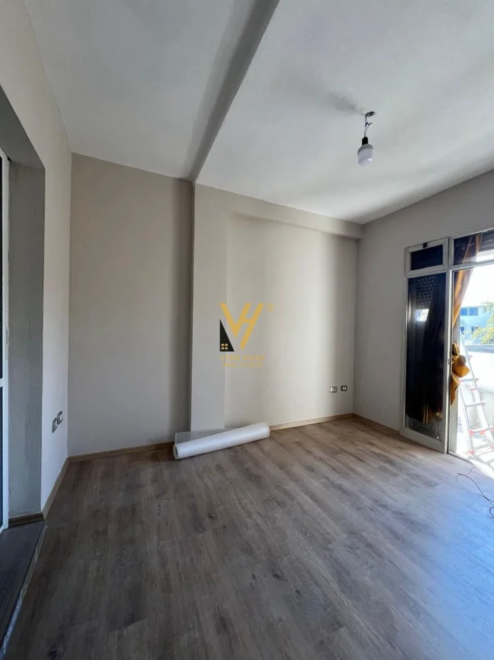 Tirane, shitet apartament 2+1+Ballkon Kati 3, 70 m² 165.000 € (21 DHJETORI)