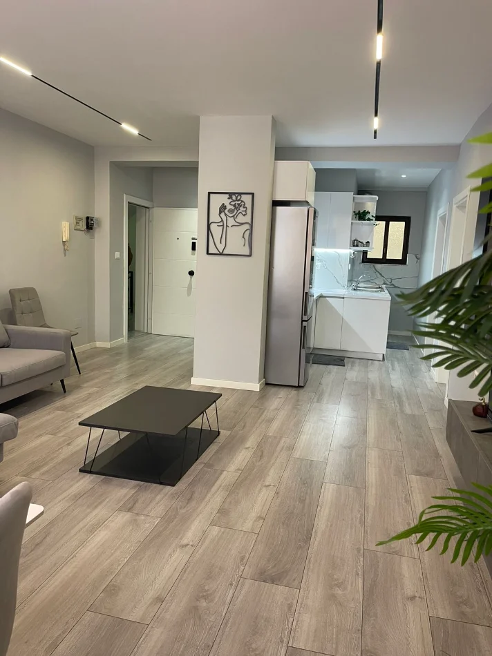 Tirane, shitet apartament 2+1 Kati 4, 105 m² 269.000 € (Rruga e Kavajes)