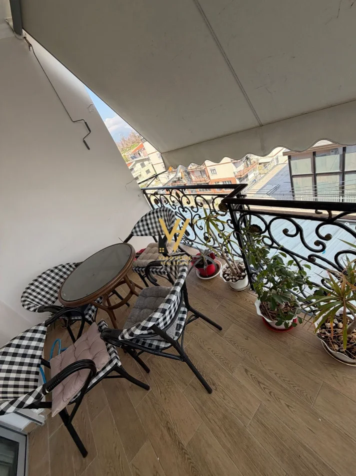 Tirane, jepet me qera apartament 2+1+Ballkon Kati 7, 108 m² 600 € (FRESK)