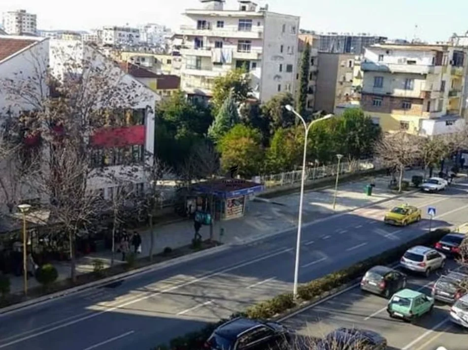 Tirane, shitet apartament 1+1 Kati 3, 55 m² 158.000 € (21 DHJETORI)