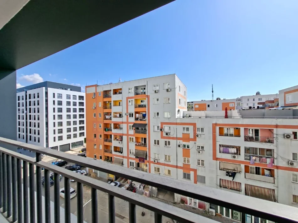 🏠 Jepet me Qera: Apt. 1+1 (📍Bulevardi i Ri / Kompleksi Ndregjoni) Hera e parë me qera || 100% e re ✨️  70,000 lekë / Muaji 💶