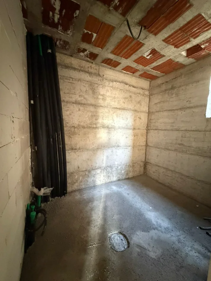 Tirane, shitet Vile 3 Katshe Kati 1, 372 m² 700.000 € (Rolling Hills Liqeni)