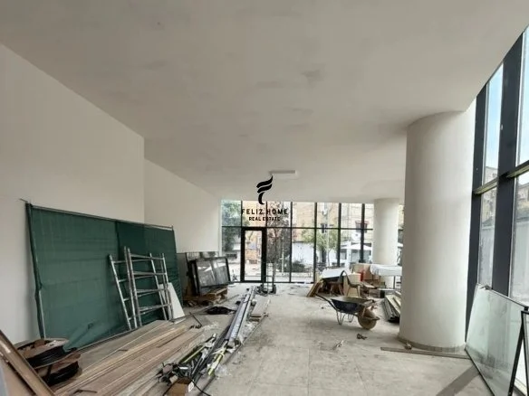 Tirane, jepet me qera dyqan Kati 0, 35 m² 900 € (MINE PEZA)