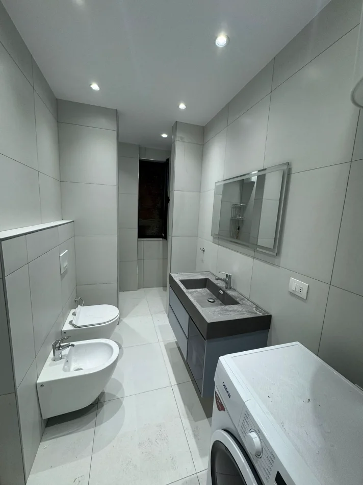 Tirane, jepet me qera apartament 1+1 Kati 3, 75 m² 550 € (Astir, Kompleksi Urban Gate)