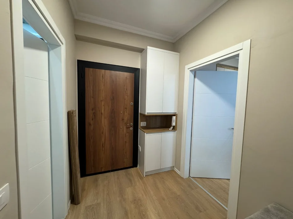 Tirane, jepet me qera apartament 1+1+Ballkon Kati 2, 75 m² 550 € (Astir, Kompleksi Urban Gate)