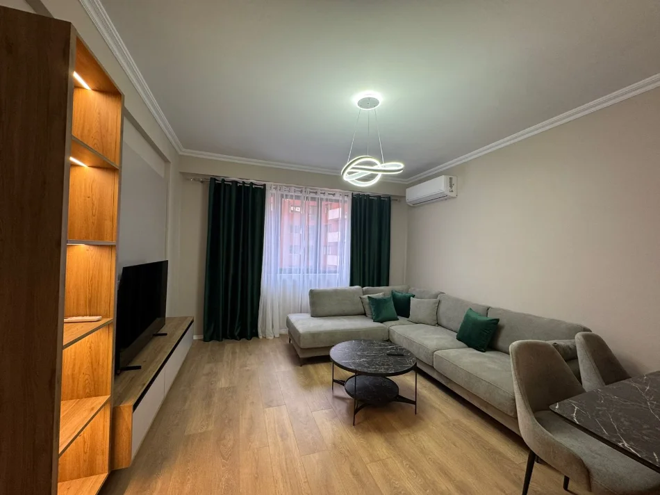 Tirane, jepet me qera apartament 1+1+Ballkon Kati 2, 75 m² 550 € (Astir, Kompleksi Urban Gate)
