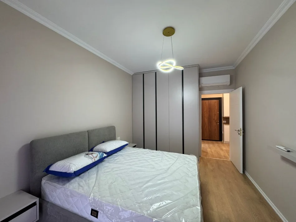 Tirane, jepet me qera apartament 1+1+Ballkon Kati 2, 75 m² 550 € (Astir, Kompleksi Urban Gate)