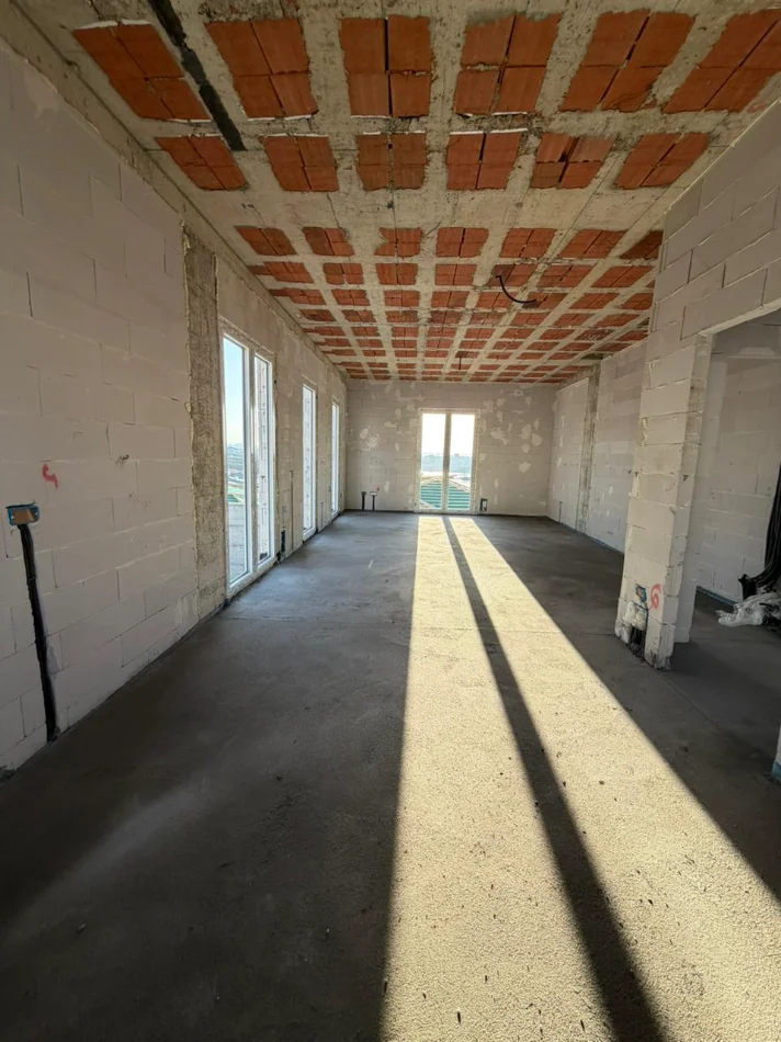 Tirane, shitet Vile 2 Katshe Kati 0, 265 m² 700.000 € (Farke)