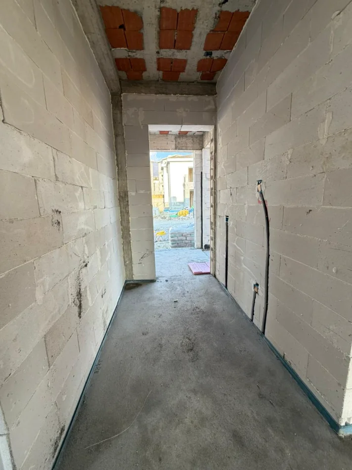 Tirane, shitet Vile 2 Katshe Kati 0, 265 m² 700.000 € (Farke)