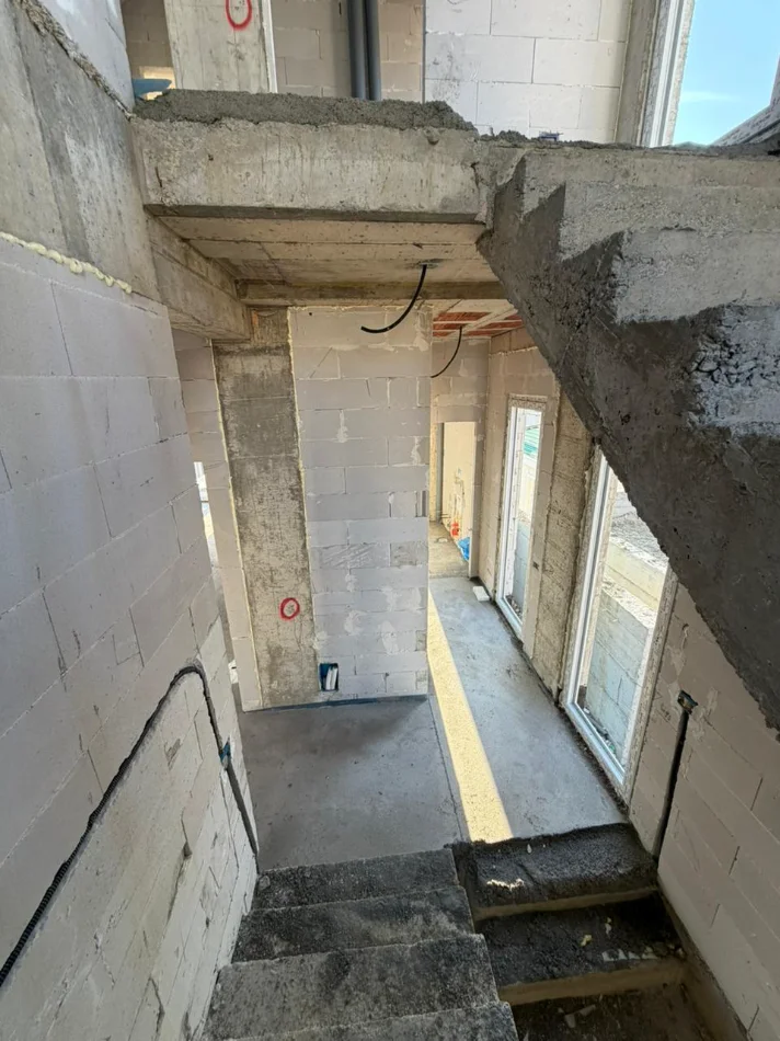 Tirane, shitet Vile 2 Katshe Kati 0, 265 m² 700.000 € (Farke)